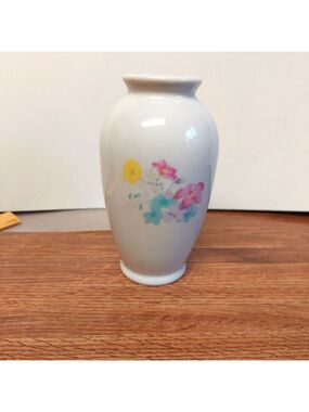 Vintage* Fine China Handpainted Floral Vase